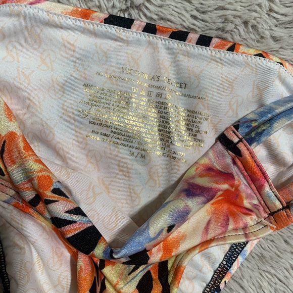 VS swimsuit // size medium // no padding - Picture 2 of 5